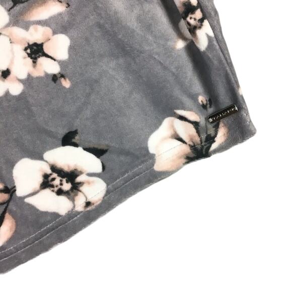 Tahari Women’s XL Floral Stretch Sleep Top – Soft Gray Lounge Shirt - Picture 10 of 14